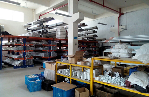 豪異倉庫 豪異倉庫